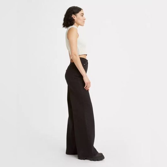 Levi’s • Black High Loose Flare Jeans - Picture 2 of 10